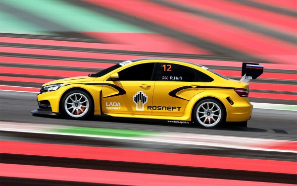 На автомобилното изложение в Москва руският производител показва два концептуални модела, демонстриращи огромната промяна в дизайна, която е дело на Матин и новия му екип. Това са Lada Vesta и Lada XRay2, които по-късно се превръщат в серийни модели. Редом с тях е изложена и завършената Lada Vesta WTCC, с която АвтоВАЗ участва в световния шампионат за туристически автомобили.