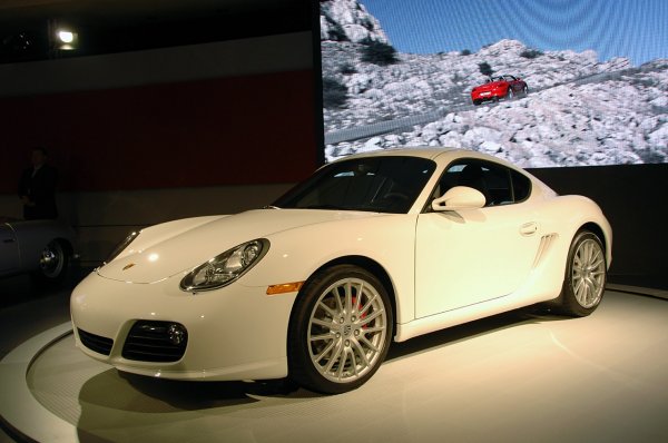 Автосалон Лос Анджелис 2008 / Porsche Cayman S 2010
