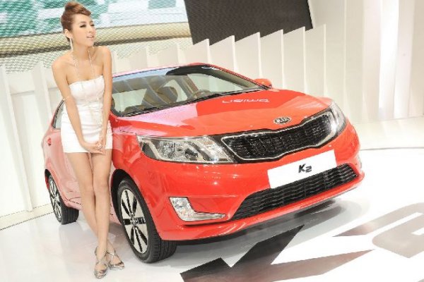 Момичетата на автосалон Шанхай 2011