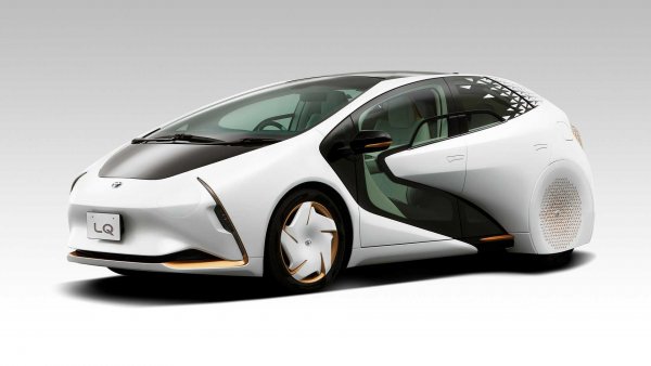 Това е виждането на японците за бъдещето, в което колата ви ще е управлявана от изкуствен интелект и ще иска да научава все повече за вас, за да прави преживяването и пътуването ви идеални за вашите вкусове. Дали това е удобство, или ужасяваща перспектива, е въпрос на лична преценка. 
