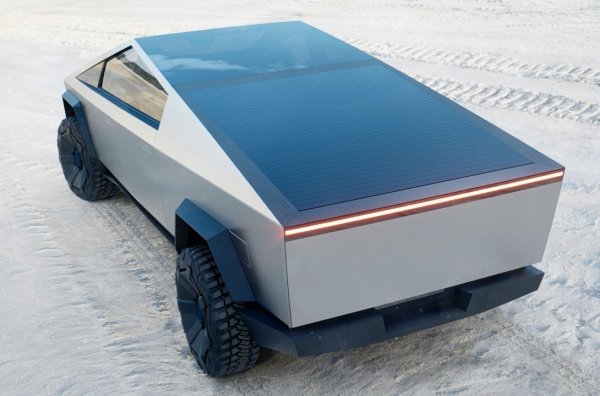 Пикапът на Tesla беше очакван дълго време, за да се появи в доста странна форма, с която хората тепърва ще свикват. Досега главният дизайнер на марката Франц фон Холцхаузен не беше действал толкова радикално (той е автор на Mazda Furai и Volkswagen New Beetle). Затова и видът на Cybertruck действително е стряскащ.
