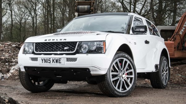 Bowler EXR-S беше силно модифициран Land Rover Range Rover Sport. Той се отличава с основно ремонтирана каросерия с големи арки на калниците и отвори в задната част. Под предния капак има 5,0-литров V8 с компресор, произвеждащ 550 конски сили. Той дебютира през 2012 г., но SUV вече не се произвежда. И днес Land Rover притежава марката Bowler.

