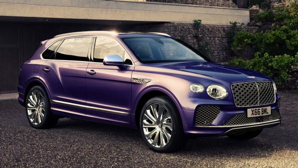 Bentley Bentayga Extended Wheelbase Mulliner е най-добрата версия на луксозния SUV. Mulliner е подразделението за персонализиране на марката, което прави продуктите още по-луксозни, с надстройки като диамантено ватирана кожа и вълнени килими с дълбок косъм. Освен това има 12 LED светлини на всяка предна врата и 22 на всяка от задните врати. Мощността идва от 4,0-литров V8 с две турбини, произвеждащ 550 к.с.
