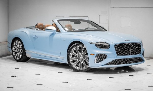 Стартова цена: 340 000 евро
Continental GTC по начало е един от най-луксозните кабриолети в света, а след допълнителните доработки на ателието Mulliner става направо смайващ. Новата плъг-ин хибридна система е тежичка, но пък развива 782 конски сили и чудовищните 1000 нютонметра максимален въртящ момент. Коженият салон на Mulliner съдържа 400,000 отделни шева. 

