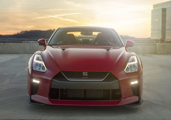 Nissan разкри новия GT-R Track Edition 2017