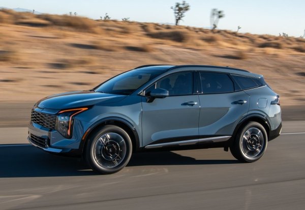 Причини за избор: един от най-успешните SUV в Европа.

Хибридният Sportage с 230 к.с. влезе в Топ 5 в класа си според експертите на WhatCar? за 2024&ndash;2025. Този SUV e добре балансиран, надежден и популярен.
