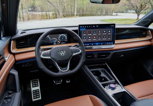 Плюсове: универсалност, високо качество на интериора.

Минуси: цена на опциите, включени в допълнителното оборудване.
