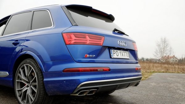 Този модел е интересен заради факта, че технологията се използва при дизелов двигател. Благодарение на нея Audi създаде най-мощния в света дизелов кросоувър, който използва две турбини и електрически компресор. Последният се задейства от отделна 48-волтова електрическа система.
