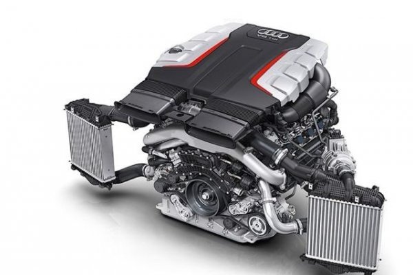 Тази технология отличава агрегата на Audi от останалите в тази група, но няма как той да бъде пропуснат заради впечатляващите характеристики. В случая 4,0-литровият V8 предлага мощност от 435 к.с. и 900 Нм въртящ момент. При това максималната мощност се постига в диапазона 3750-5000 об/мин, а максималният въртящ момент &ndash; между 1000 и 3250 об/мин.
