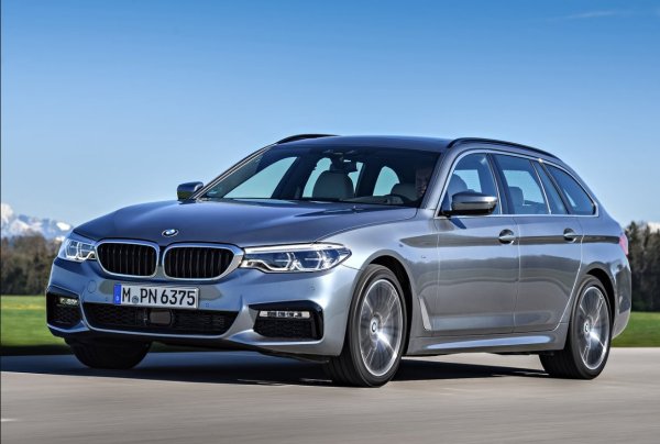 Петото поколение на 5-Series, т.е. G30 и G31 (комби), е едно от автомобилите, за които мнозина твърдят, че са създадени в най-доброто възможно време &ndash; преди лошо функциониращите поддържащи системи да станат задължителни и експлоатацията да стане прекалено усложнена. Още при дебюта си през 2017 моделът изненада с повече място отзад в сравнение с Mercedes E-Class, а комбито има отделно отварящо се задно стъкло, което беше изоставено при по-новия G60. 

Към това се добавя интериор, който мнозина смятат за върха на качеството в историята на марката, с високорезолюционни екрани, физически бутони и най-приятелското мултимедийно преживяване на едно поколение.