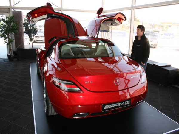 "ОЧАРОВАНИЕ БЕЗ КРАЙ" - ексклузивното роудшоу Mercedes-Benz Star Experience