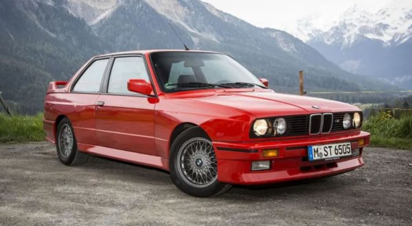 S14 е високооборотен 4-цилиндров двигател, използван в първото поколение BMW M3. За &bdquo;шосейните&rdquo; модели обемът му първоначално е 2,3 литра, който расте по-късно до 2,5 литра. За моторни спортове често е редуциран до 2 литра, за да отговаря на регулациите.