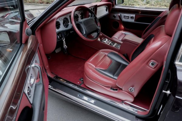 Bentley Continental T, закупено от Майк Тайсън през 1997 година