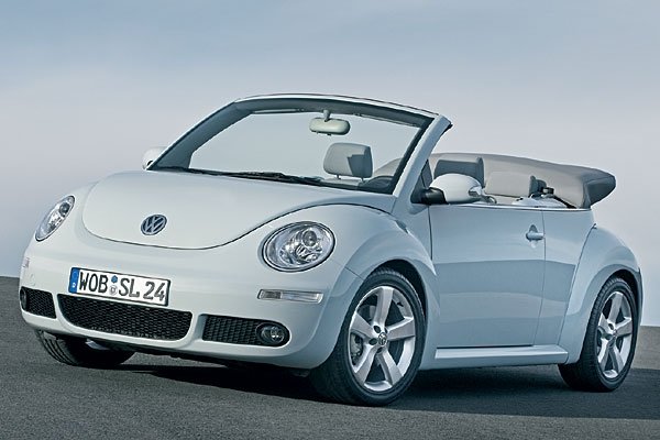 VW New Beetle, дизел и бензин с мощност от 75 до 150 к.с. и цена от около 21 300 евро