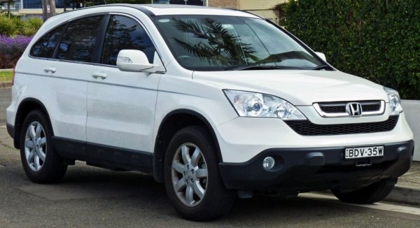 В България CR-V има репутацията на доста надежден автомобил. Това е и главната причина към момента това да е най-продаваният SUV модел в страната. През миналата година обаче продажбите бяха с над 300 повече. 
