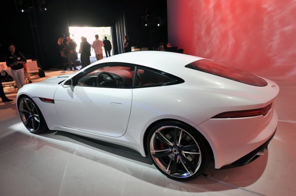Лос Анджелис 2011 - Jaguar С-X16 Concept