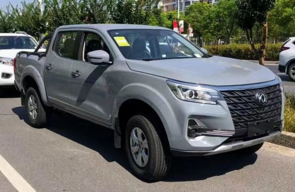 В каталога на Dongfeng-Nissan присъстват и няколко пикапа, като Rich 7 е най-луксозният от тях, с 2.3-литров дизелов двигател и мощност от 166 конски сили. Трансмисията е 8-степенен автомат от германската ZF. 
