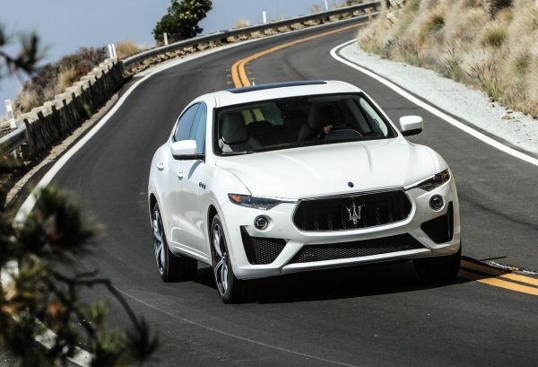 Загубата на до 72 процента от стойността за три години е резултат от комбинация от висока цена, нишов имидж и остаряла платформа. Въпреки харизматичния V8 и яркия характер, моделът технически не се е променил много от пускането си и през 2026 вече не се възприема като технологично значим. 