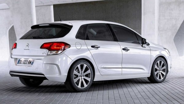 Въпреки че е роден през 2004 г., този модел има само две поколения. Последното беше заменено през 2018 г. от рестайлинга на C4 Cactus, който стана компактен за използване ... с градска естетика, за да бъде модерен. Разбира се, все още имаме наследството чрез фамилното отклонение C4 SpaceTourer (преди C4 Picasso). 