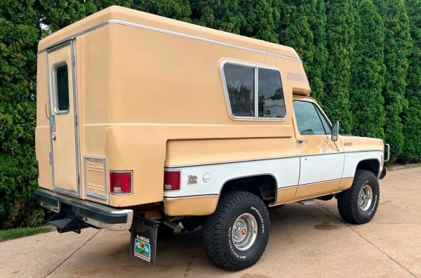 Автомобилът е произвеждан само две години, като за това време са сглобени 18000 единици. Платформата на оригиналния пикап е модифицирана от компанията Chinook Mobilodge. Една от характеристиките е несменяем жилищен модул, въпреки че много подобни модели от онова време имат мобилно отделение.
