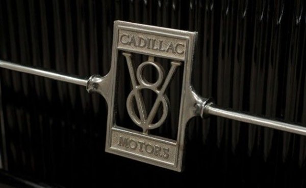 Cadillac V8 Town Sedan - Бронираната кола на Ал Капоне 