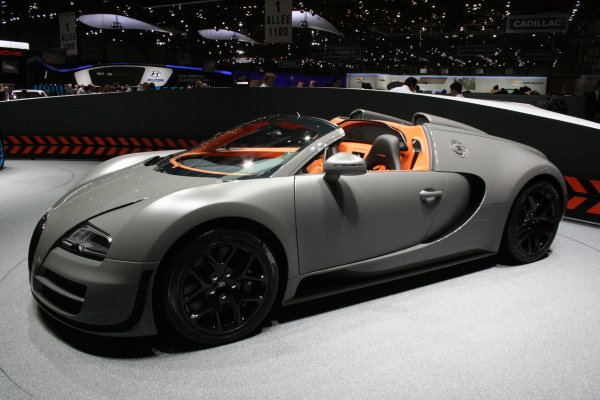 Женева 2012 / Bugatti Veyron Grand Sport Vitesse 