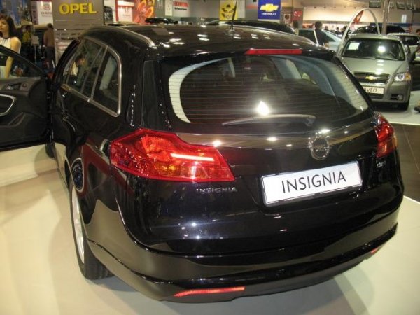 Opel Insignia Sports Tourer / Автомобилен салон София 2009