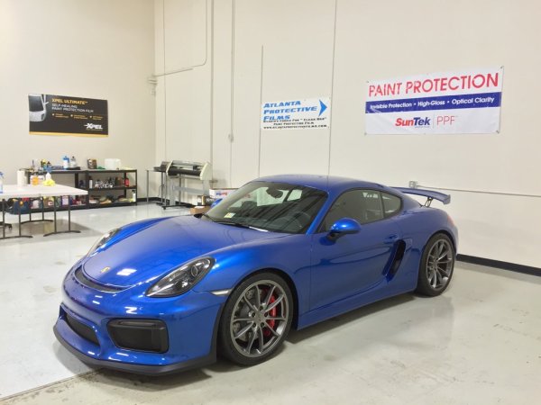 Мъж продаде своето Cayman GT4