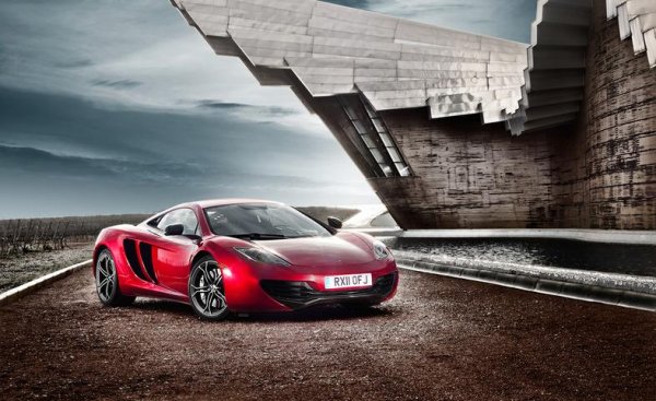 Mclaren MP4-12C - Най-добрите 10 за 2011 година, според Car and Driver (цена над $80.000)