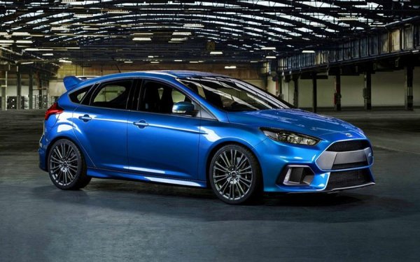 На американския пазар Focus не се търсеше до появата на третото поколение. Задвижването на всички колела при RS го превърна в американски съперник на Subaru WRX STI. Но той имаше постоянни проблеми с уплътненията на цилиндровите глави. Също така, третото поколение Focus не беше оборудвано с най-надеждната автоматична скоростна кутия. Дори ръчната трансмисия не беше особено читава. В резултат на това колата отпадна от гамата на Ford през 2018 година.