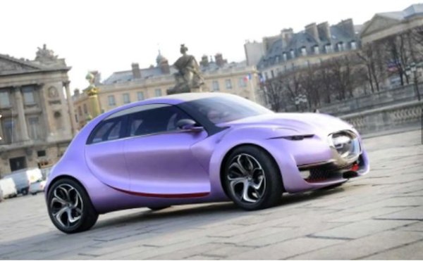 Някои смятат първото поколение Citro&euml;n C3 за наследник на легендарния Citro&euml;n 2CV, като това се отнася най-вече за дизайна. Всъщност, през 2009 година френската компания се доближи още повече до възкресяването на легендарния модел с електрическата концепция  Revolte. Известно време тя беше основен кандидат за нов модел от начално ниво в гамата DS, преди тя да се отдели от Citroen и да се превърне в самостоятелен бранд.