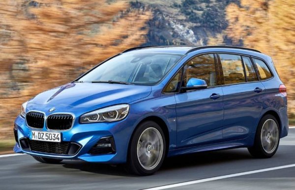 Поледната версия на баварския 1,5-литров турбомотор с 3 цилиндъра предлага 140 коня, което е малко повече от преди. Този двигател се използва при новата 1-Series, при по-практичните 218i Active/Gran Tourer, а също така и на кросоувъра X1. Мощността с тубомотора на Ford е същата, но баварският агрегат има по-висок въртящ момент &ndash; 220 срещу 180 Нм.