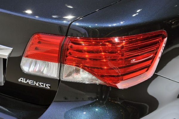     Франкфурт 2011 - обновената Toyota Avensis