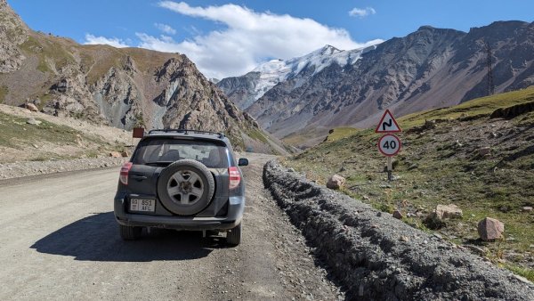 Нашата очукана Toyota се справи без проблем със стръмните катерения