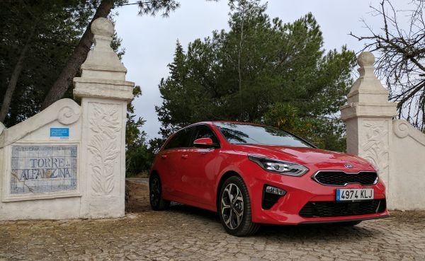 На годишна база компактният корейски модел отчита около 15% спад, но това всъщност е очаквано, защото през 2018 в сметката се включваше и голямата доставка на автомобили за "Пътна полиция". 
