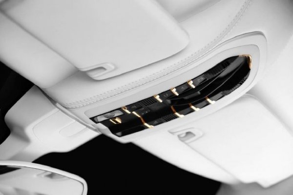 Крокодилска кожа и истинско злато - Porsche Panamera Turbo S от TopCar