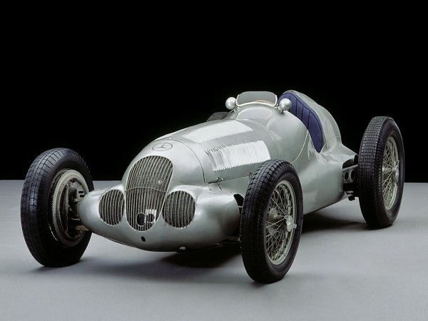W125 - Сребърната стрела на Mercedes