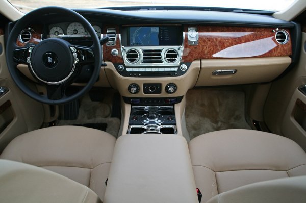 Rolls-Royce Ghost 2010
