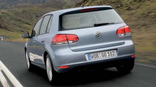 Турбо двигателите 1.2 TSI и 1.4 TSI разочароват с преждевременна повреда на водната помпа. Проблемът е особено актуален след пробег от 120 000 км.
