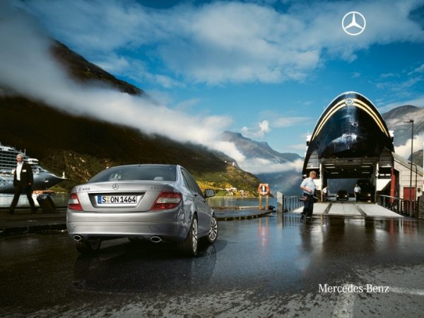 Максимална скорост 250 км/ч.  