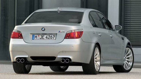 Към това може да се прибави и проблемния механизъм на газта, който също е много често срещан. Оплаквания има и от скоростната кутия SMG, чийто ремонт, освен че е доста скъп, е и труден, което се превръща в кошмар за собственика. И той бързо забравя, че притежава един наистина забележителен като представяне автомобил.