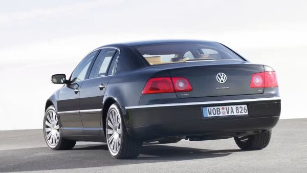 Системите за въздушно окачване също струват цяло състояние за ремонт, когато се повредя, така че сравнително достъпният луксозен седан може бързо да се превърне в голяма яма за пари. Затова тази &bdquo;народна кола&rsquo;&rsquo; не е за всеки.