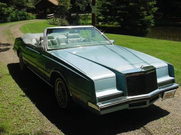 За последно Синатра е свързван с един интересен автомобил, за който се твърди, че никога не е бил притежание на легендарния изпълнител. Това е специална серия на Chrysler Imperial (производство 1981-1983 година), кръстена в чест на певеца - FS Edition (Frank Sinatra Edition). Разрешение за това от Франк лично е поискал неговия добър приятел Лий Якока, който се бори да направи марката печеливша.

