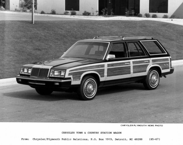 Няколко години по-късно - през 1985 година, Синатра си купува комбито Chrysler Town & Country, което използва, докато живее в Лос Анджелис. Тя не е блестяща и забележителна като колите, които преди това е карал, но Франк определено я харесва и я кара чак до смъртта си през 1998 година. В момента този автомобил има собствен уебсайт и е обявен за продажба срещу 190 000 долара