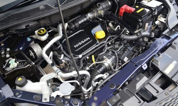 1.6-литровият дизел също идва от Renault и е почти идентичен с R9M, създаден от французите през 2011 като наследник на стария 1.9 dCi. Това също е солиден мотор с относително голям ресурс, ако внимавате за единственото сериозно слабо място: ангренажната верига. Създадена уж да изкара целия живот на автомобила, тя всъщност се износва доста бързо от вибрациите и може да доведе до гибелта на двигателя. Разумна мярка е да се подмени след първите 120,000 км пробег. 
За кратко между 2018 и 2021 Qashqai получаваше и 1.7 dCi - по-модерна версия на 1.6. 
