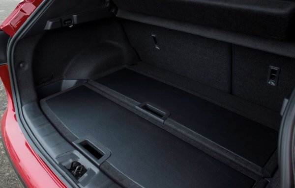 - вентилатор
- кормилна рейка
- вариаторна трансмисия Jatco
- парктроник
- ключалка на вратата на багажника
