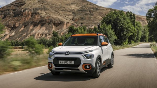 Недостигът на чипове удря най-тежко по-бюджетните марки, и Citroen е добър пример - почти 26% спад на годишна база. Пазарният дял се свива от 4.5% преди година до 3.9% сега. 
