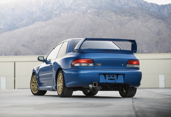 22В е изключително рядък автомобил: от него са сглобени само 400 бройки, които са продадени почти изцяло на японския пазар (там квотата е разграбена само за 30 минути след премиерата), плюс няколко бройки за Великобритания и Австралия. Тази конкретна бройка се продаде за 312 555 долара, което е рекорд за нещо с марката Subaru. 
