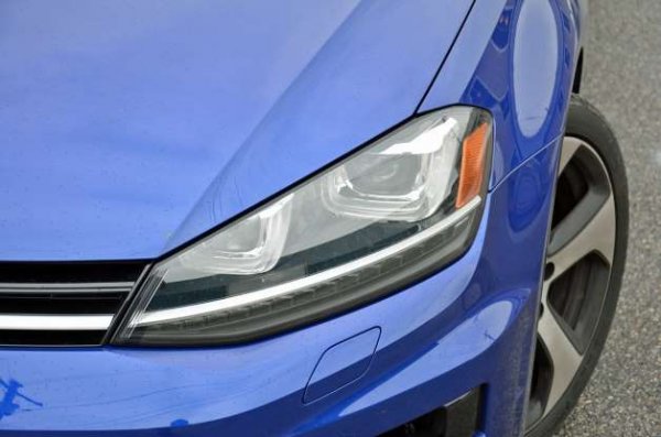 В много държави карането с включени дневни светлини е задължително, но все още има водачи, които го пренебрегват. Случва се дори в тъмната част на денонощието да се появи превозно средство, чиито водач е забравил да си включи дори фаровете. Габаритите му също не светят и това често води до тежки катастрофи.
