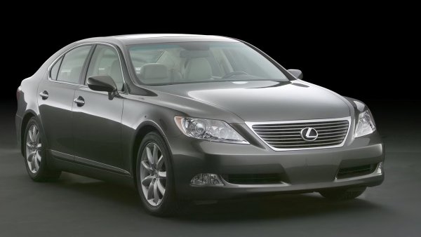 Оценка за качество и надеждност - 93/100

Справедлива покупна цена - 12 570 долара

Брой сервизни акции - 0

Жалби в NHTSA - 13